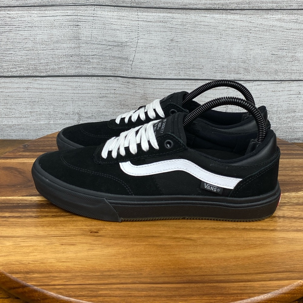 NEW Vans Gilbert Crockett Pro Skate Shoe Black White Men’s Sneaker Size 7
